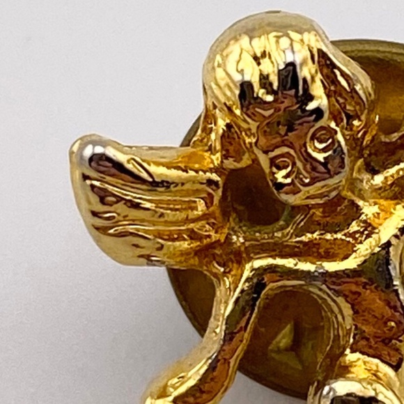 Vintage Cherub Angel Gold Tone Lapel Pin - Picture 3 of 9